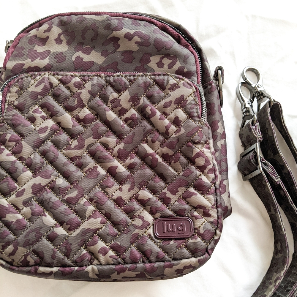 LUG Can Can Leopard Berry Traveler Bag - Picture 2 of 7